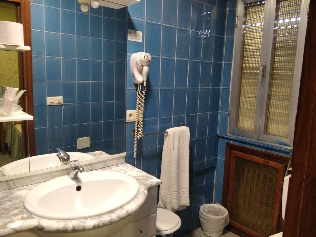 Restaurante & Hostal El Volante モラレハ エクステリア 写真